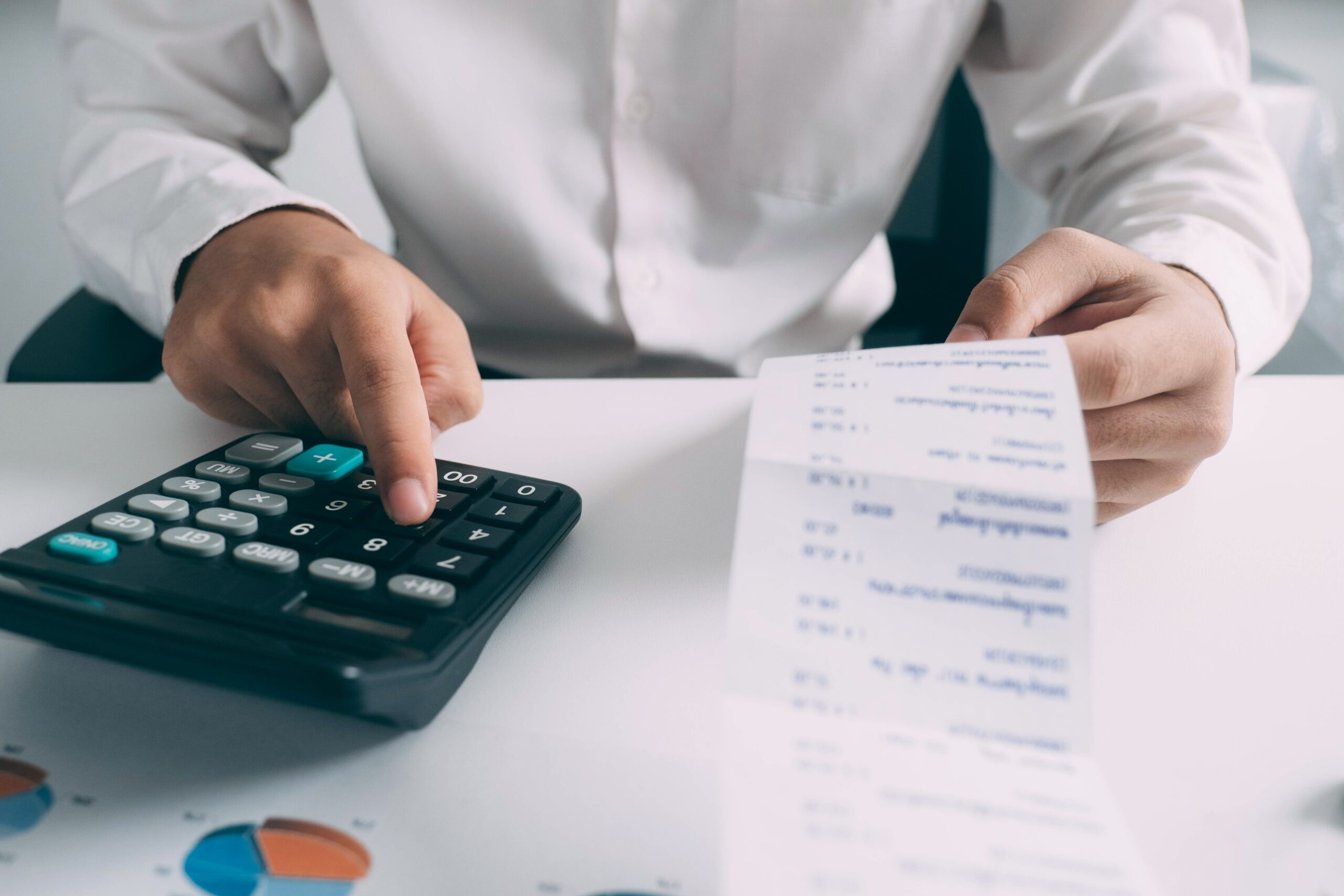 accountant calculate the budget 2022 11 11 19 10 00 utc 1 min