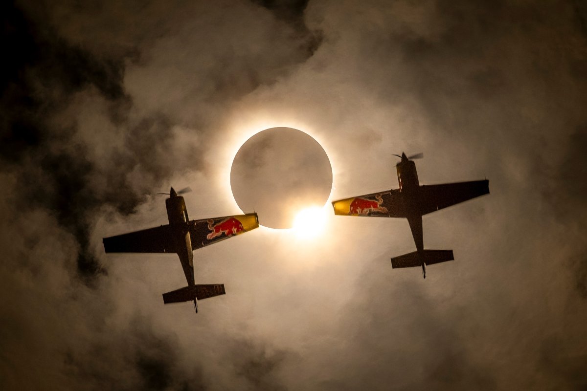 1 RedBull eclipse stunt